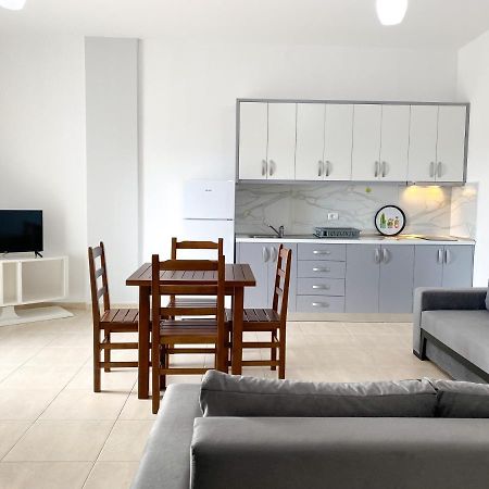 Family Apartments Himara מראה חיצוני תמונה