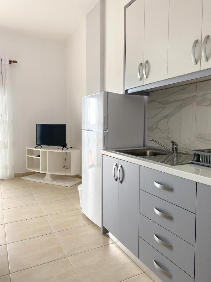 Family Apartments Himara מראה חיצוני תמונה