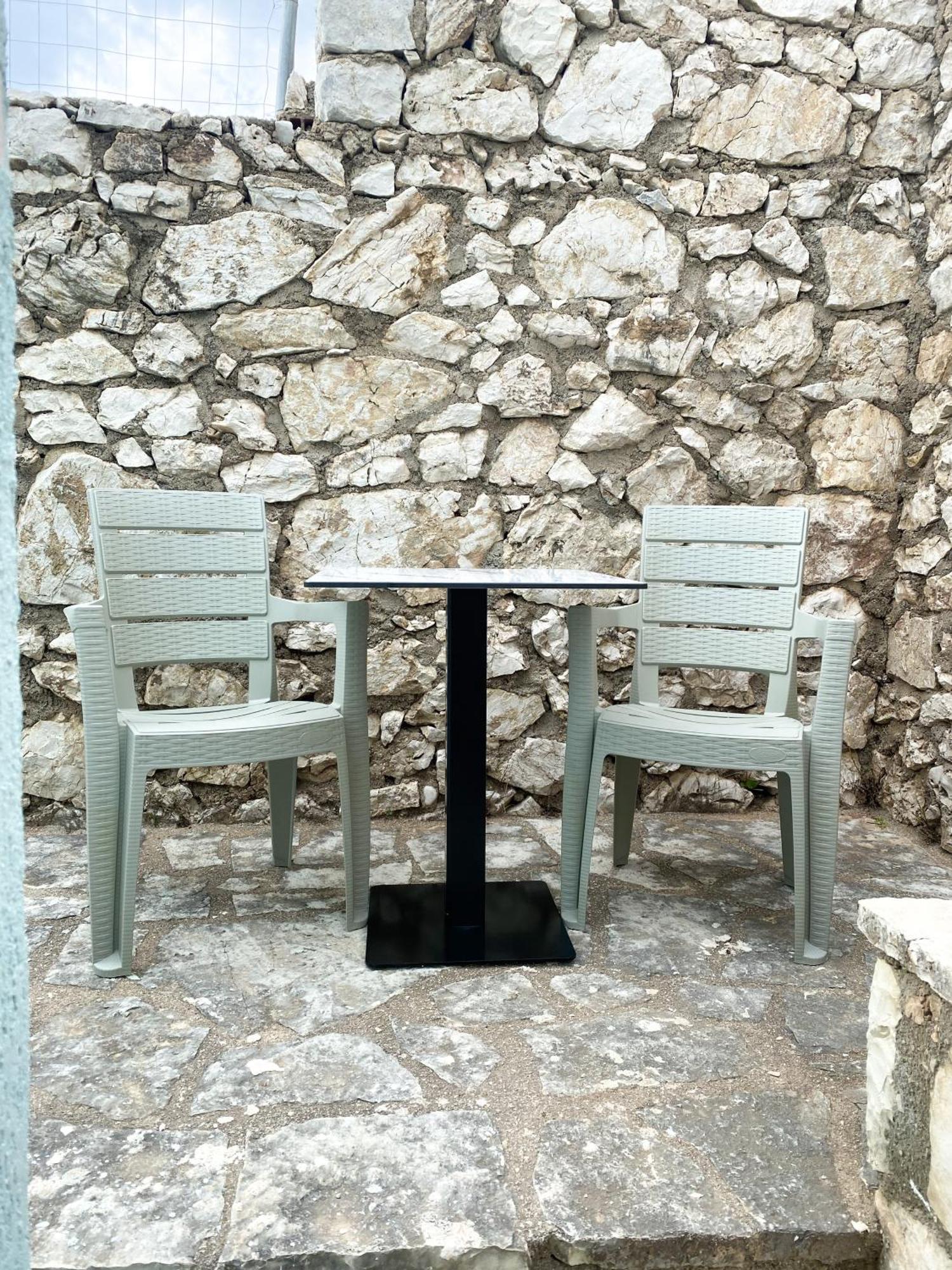 Family Apartments Himara מראה חיצוני תמונה